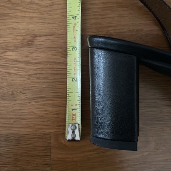 Aquatalia heeled double front strap sandals. Size 8 - Picture 4 of 6